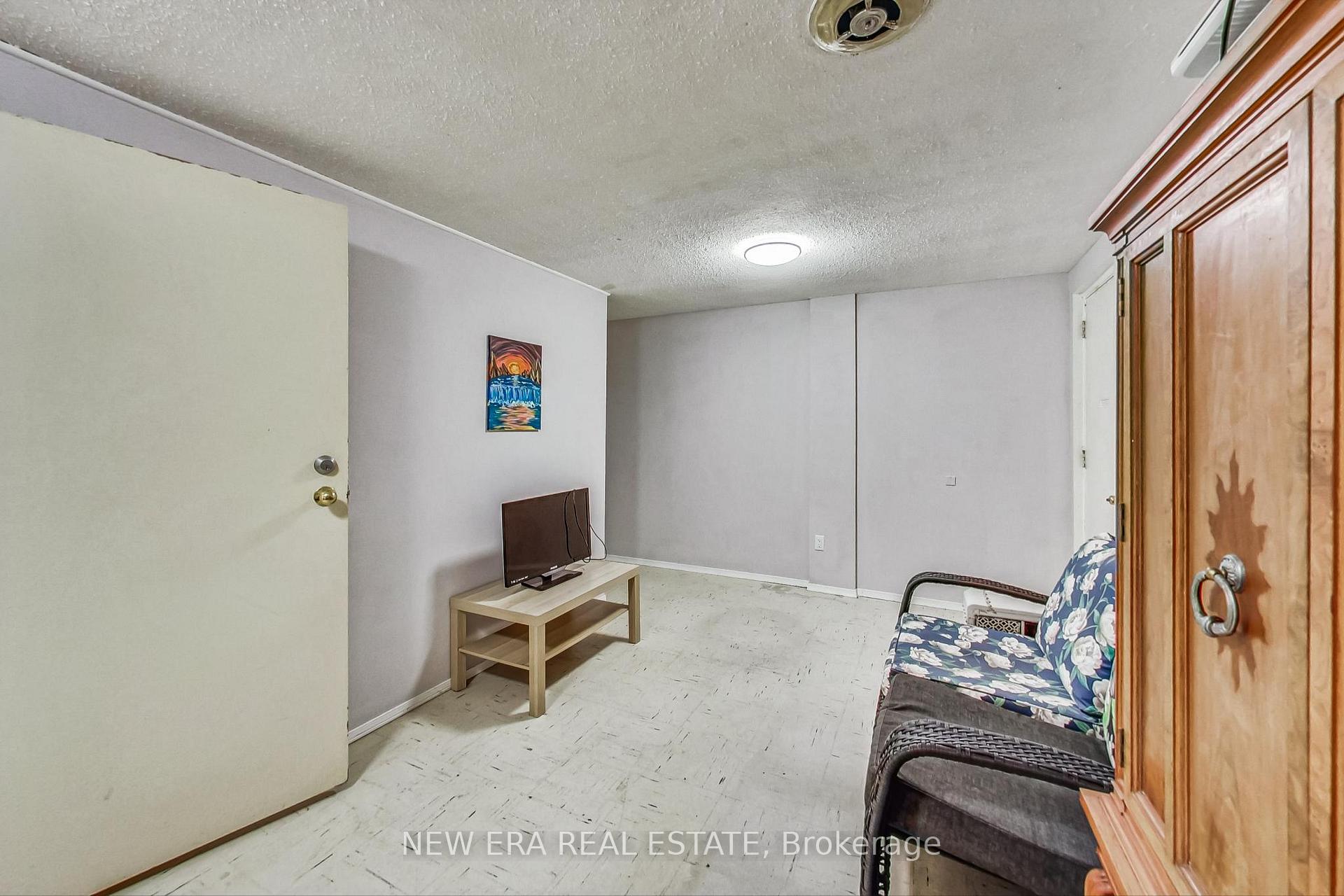 Photo 34 of Unit 1, 375 Pioneer Drive, Kitchener, Pioneer Park — HOMEH