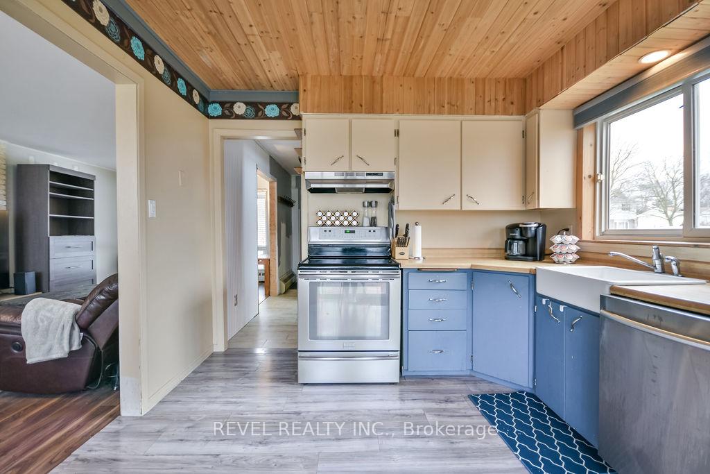 Photo 9 of 261 Nelson Crescent, Innisfil, Stroud — HOMEH