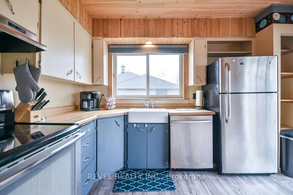 Photo 10 of 261 Nelson Crescent, Innisfil, Stroud — HOMEH