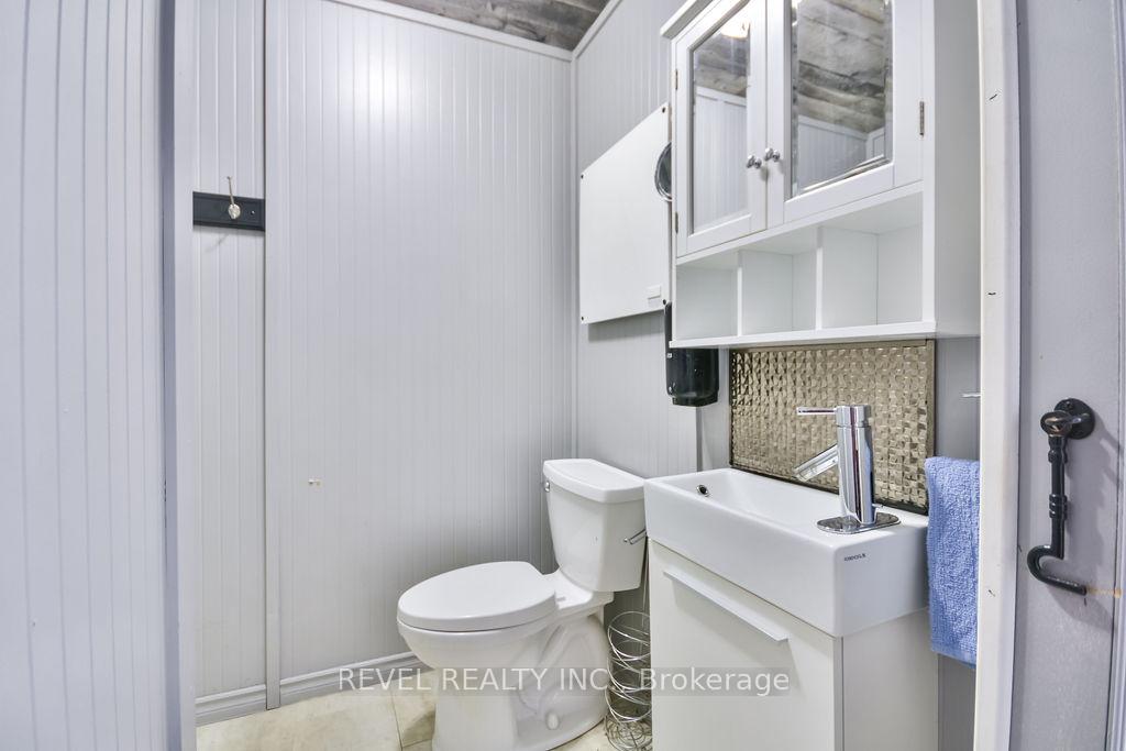 Photo 12 of 261 Nelson Crescent, Innisfil, Stroud — HOMEH