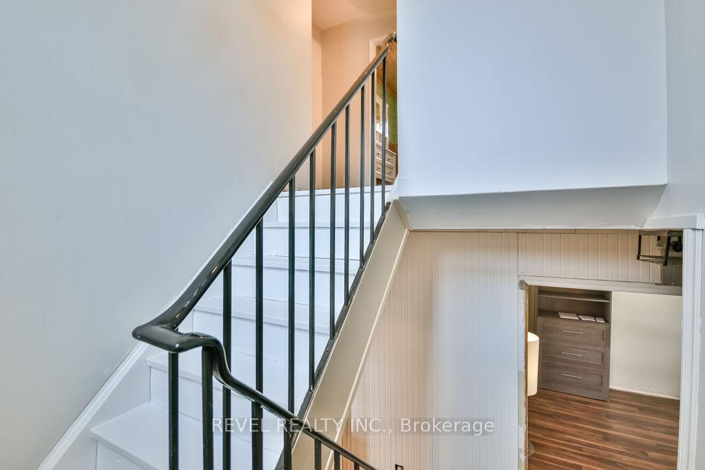 Photo 14 of 261 Nelson Crescent, Innisfil, Stroud — HOMEH