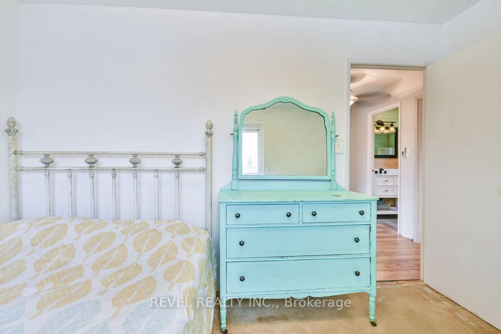 Photo 20 of 261 Nelson Crescent, Innisfil, Stroud — HOMEH