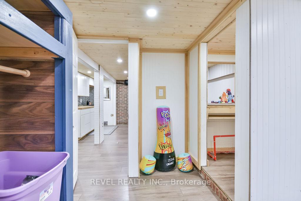 Photo 27 of 261 Nelson Crescent, Innisfil, Stroud — HOMEH