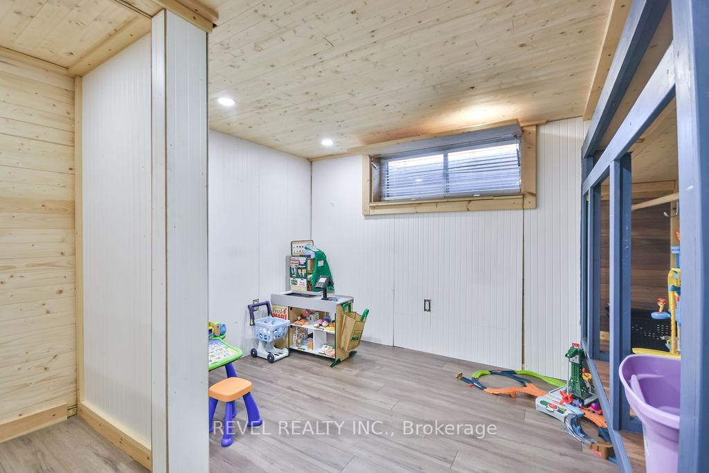 Photo 28 of 261 Nelson Crescent, Innisfil, Stroud — HOMEH