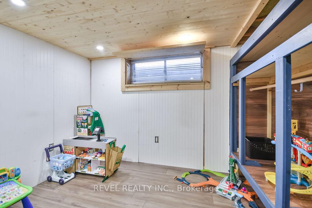 Photo 29 of 261 Nelson Crescent, Innisfil, Stroud — HOMEH