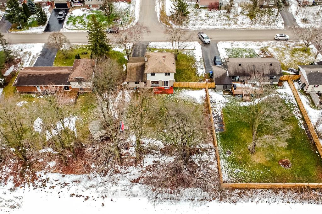 Photo 37 of 261 Nelson Crescent, Innisfil, Stroud — HOMEH
