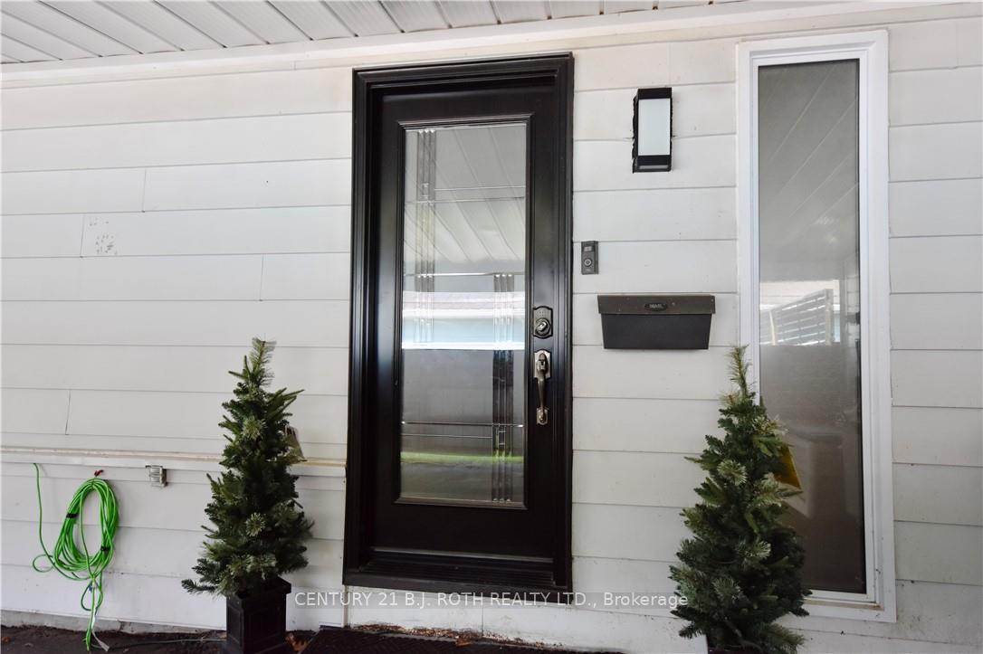 Photo 2 of 624 Bayview Drive, Midland — HOMEH