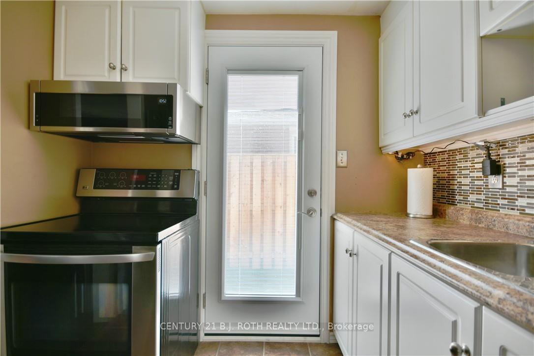Photo 7 of 624 Bayview Drive, Midland — HOMEH