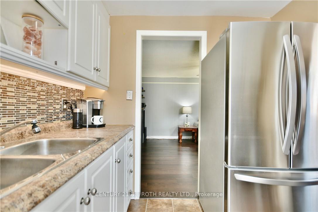 Photo 8 of 624 Bayview Drive, Midland — HOMEH