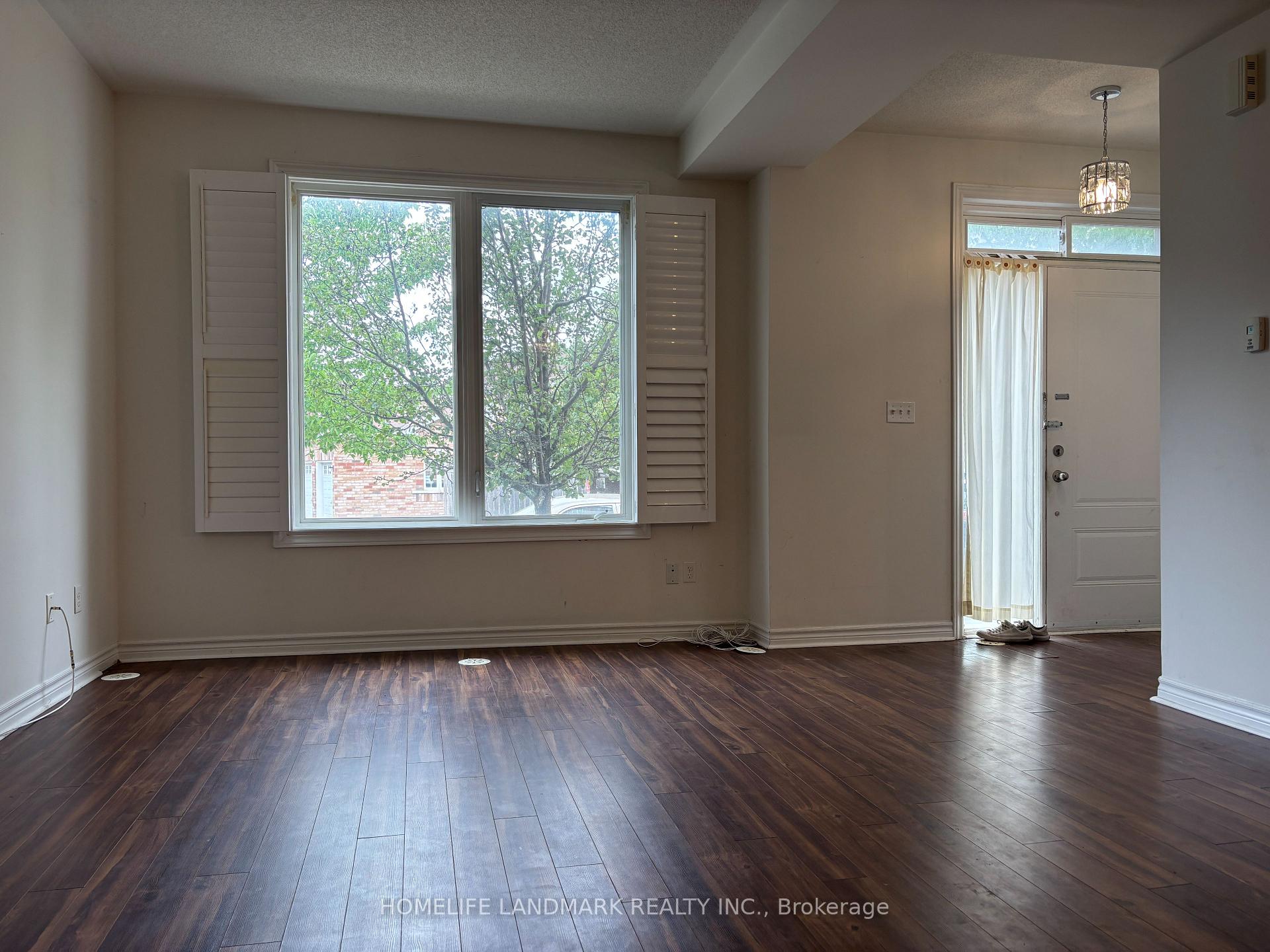 Photo 8 of 108 Unity Gardens Drive, Markham, Village Green-South Unionville — HOMEH