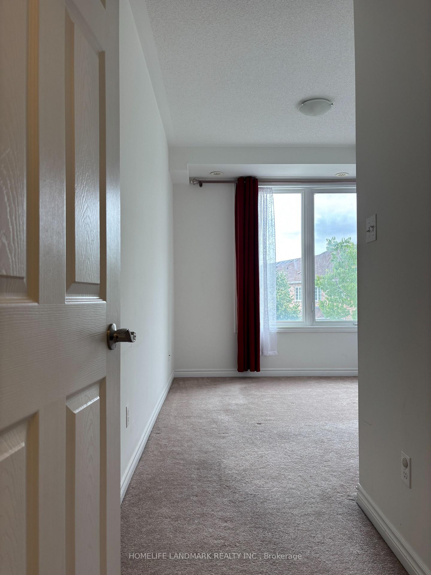 Photo 10 of 108 Unity Gardens Drive, Markham, Village Green-South Unionville — HOMEH