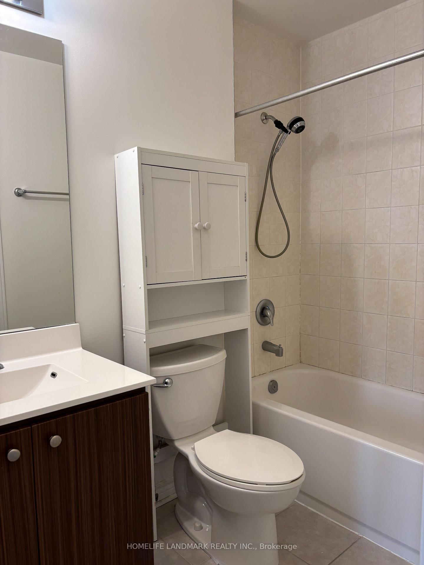 Photo 14 of 108 Unity Gardens Drive, Markham, Village Green-South Unionville — HOMEH