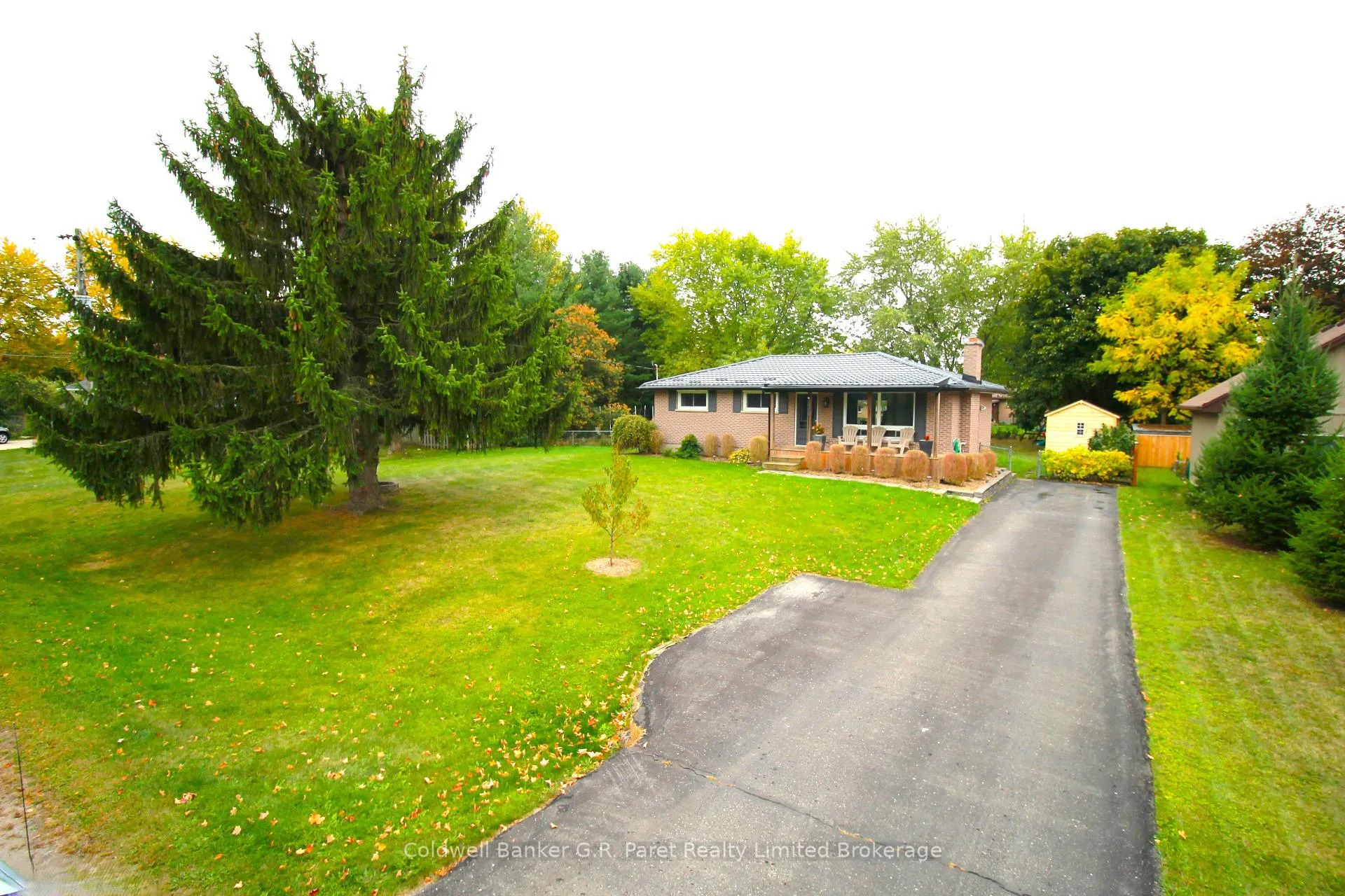 Photo 2 of 104 Simcoe Crescent, Middlesex Centre, Komoka — HOMEH