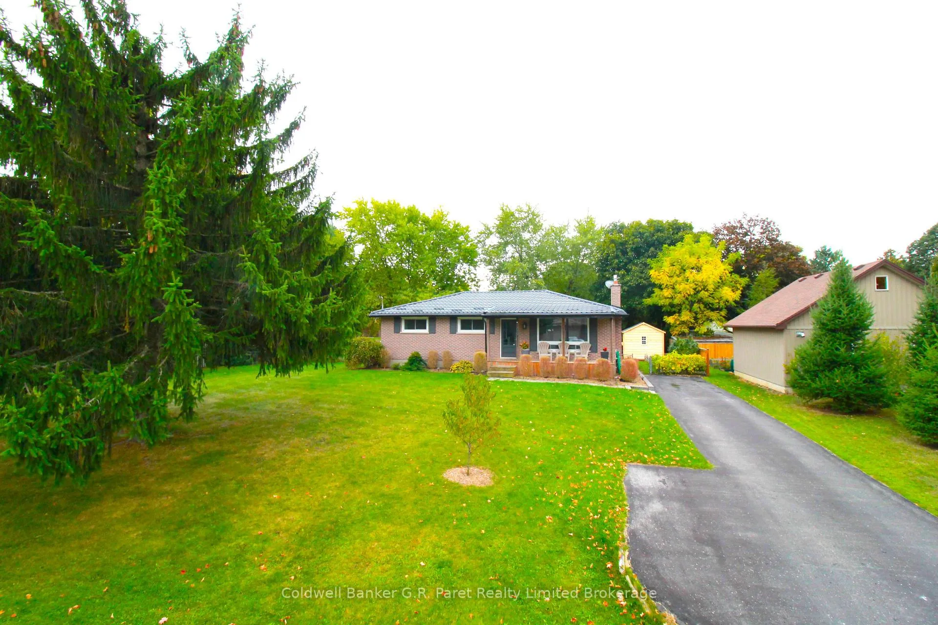 Photo 4 of 104 Simcoe Crescent, Middlesex Centre, Komoka — HOMEH