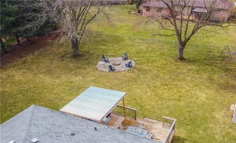 Photo 5 of 104 Simcoe Crescent, Middlesex Centre, Komoka — HOMEH