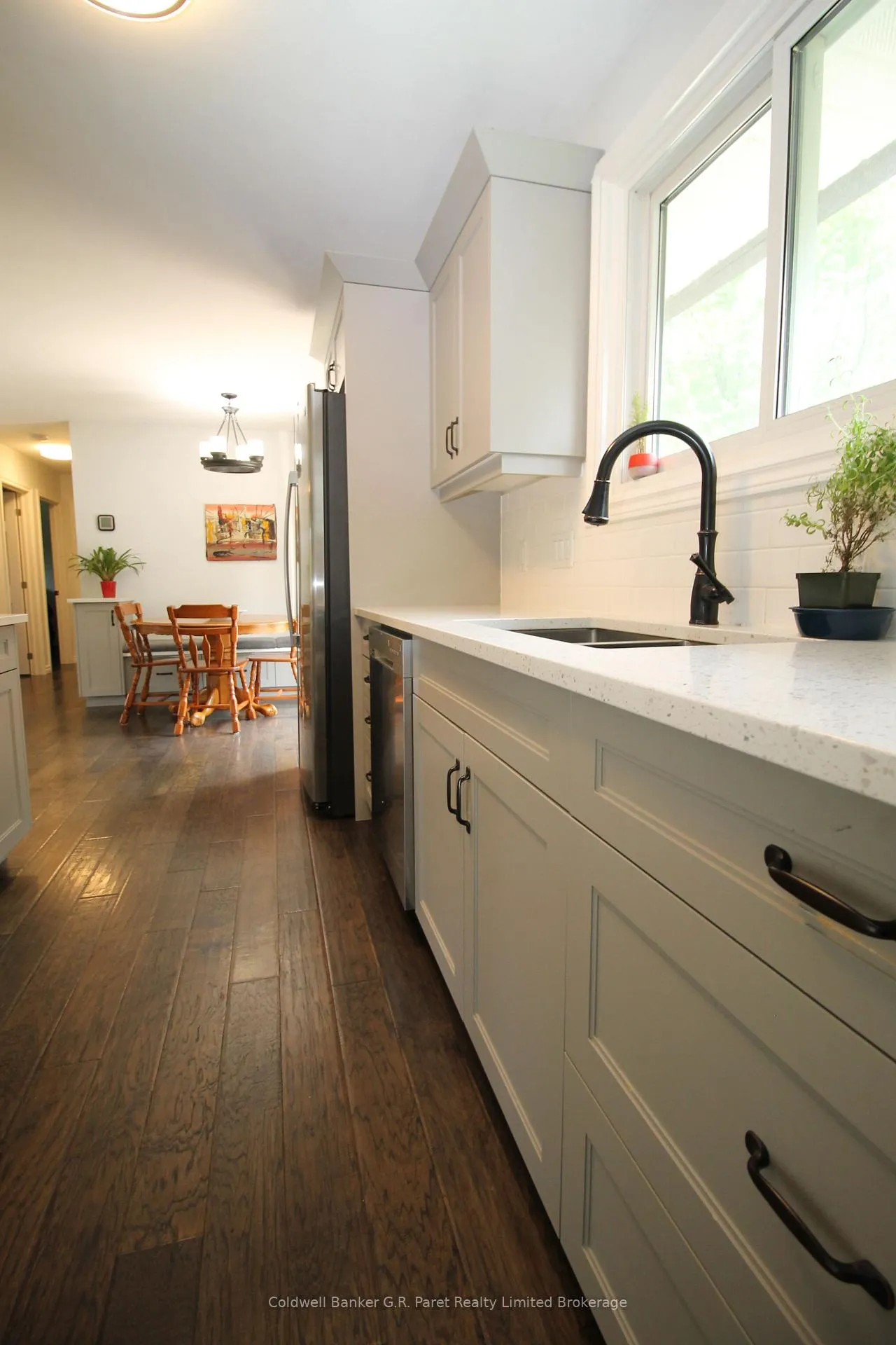 Photo 20 of 104 Simcoe Crescent, Middlesex Centre, Komoka — HOMEH