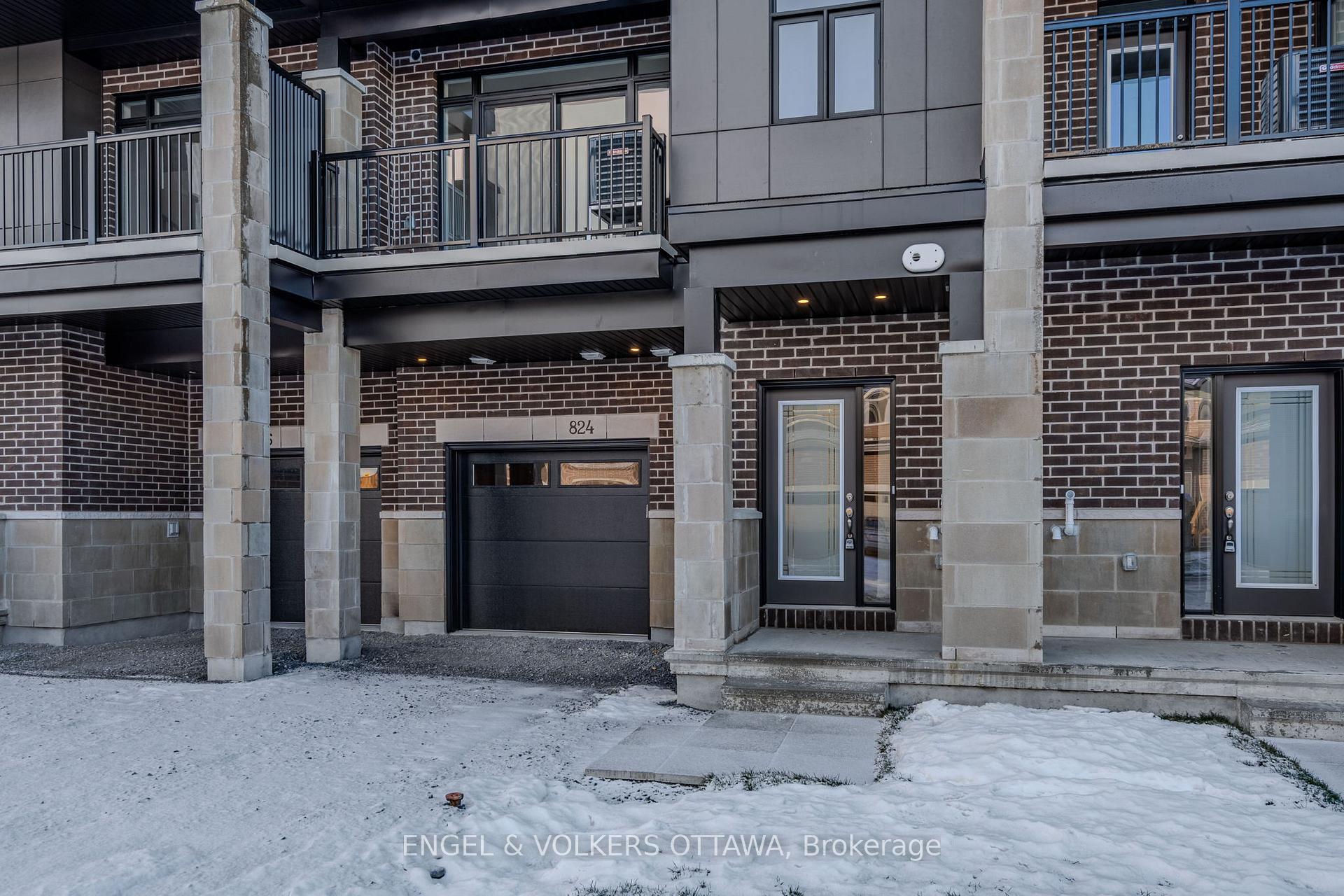 Photo 3 of 824 Anciano Crescent, Ottawa, Kanata - Emerald Meadows/Trailwest — HOMEH