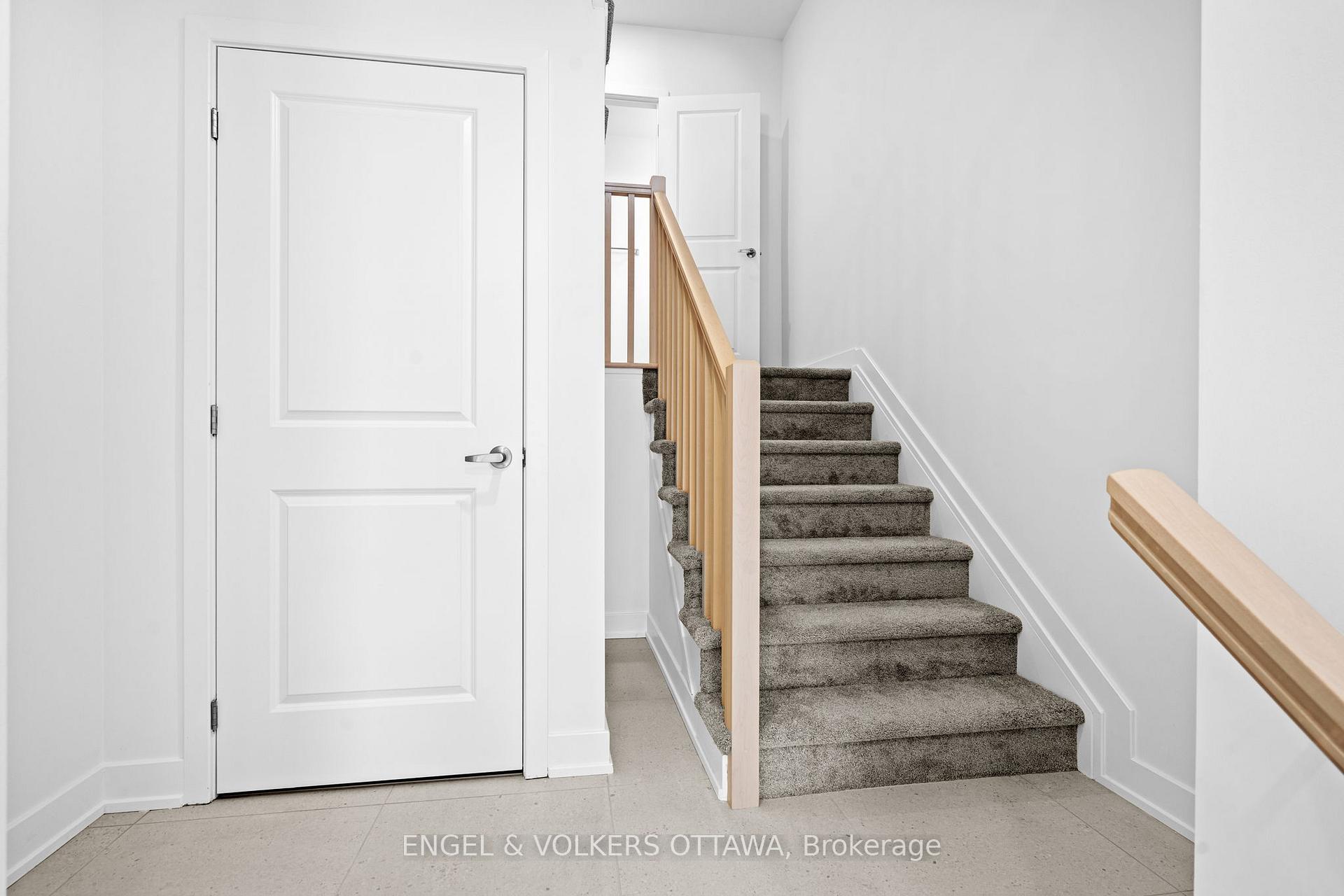 Photo 6 of 824 Anciano Crescent, Ottawa, Kanata - Emerald Meadows/Trailwest — HOMEH
