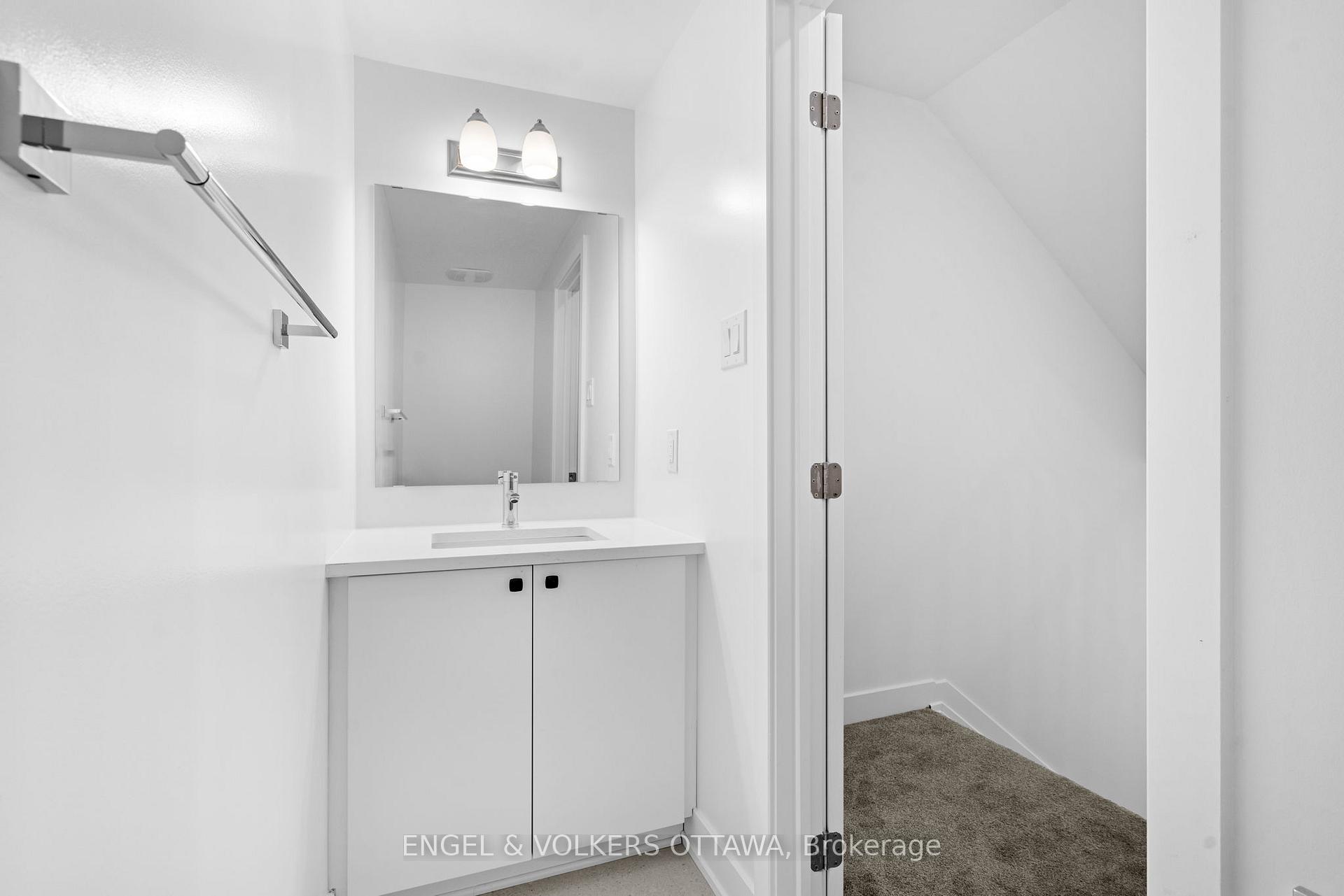Photo 7 of 824 Anciano Crescent, Ottawa, Kanata - Emerald Meadows/Trailwest — HOMEH