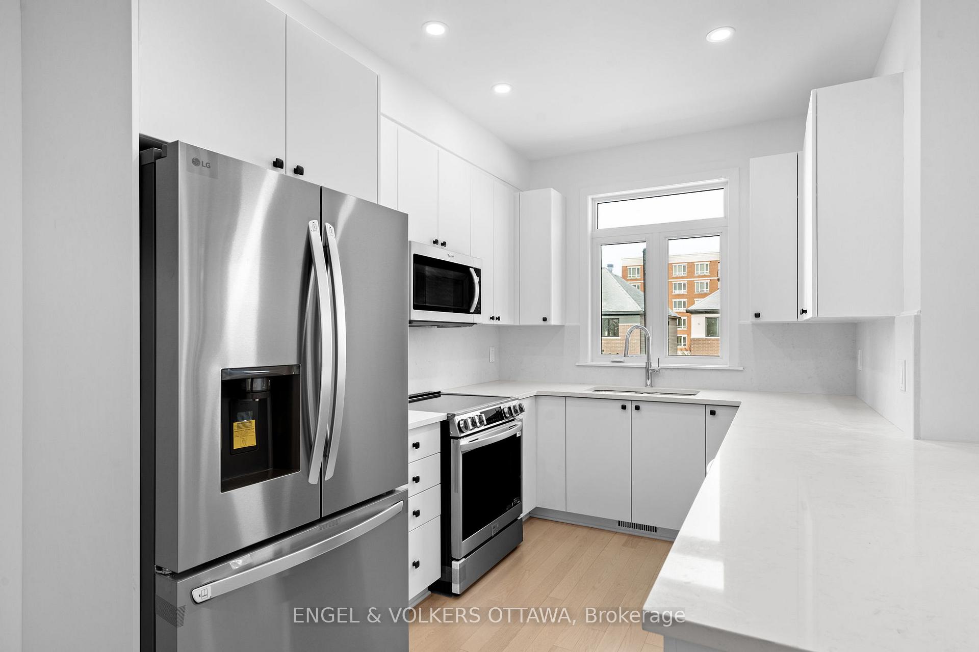 Photo 9 of 824 Anciano Crescent, Ottawa, Kanata - Emerald Meadows/Trailwest — HOMEH