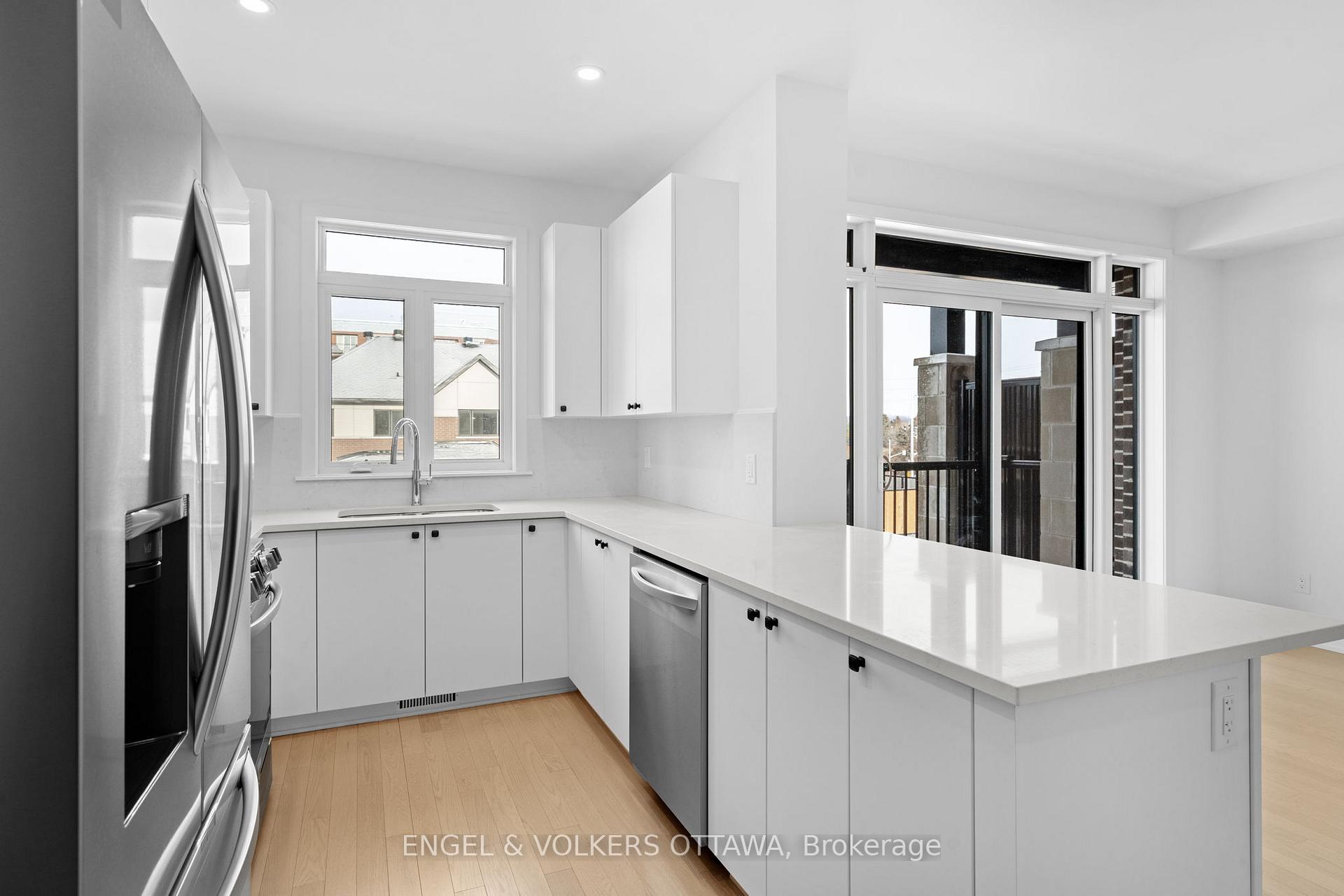 Photo 10 of 824 Anciano Crescent, Ottawa, Kanata - Emerald Meadows/Trailwest — HOMEH