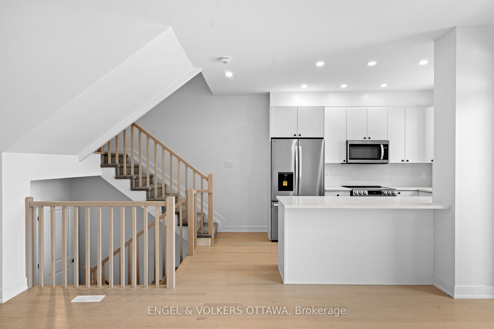 Photo 13 of 824 Anciano Crescent, Ottawa, Kanata - Emerald Meadows/Trailwest — HOMEH