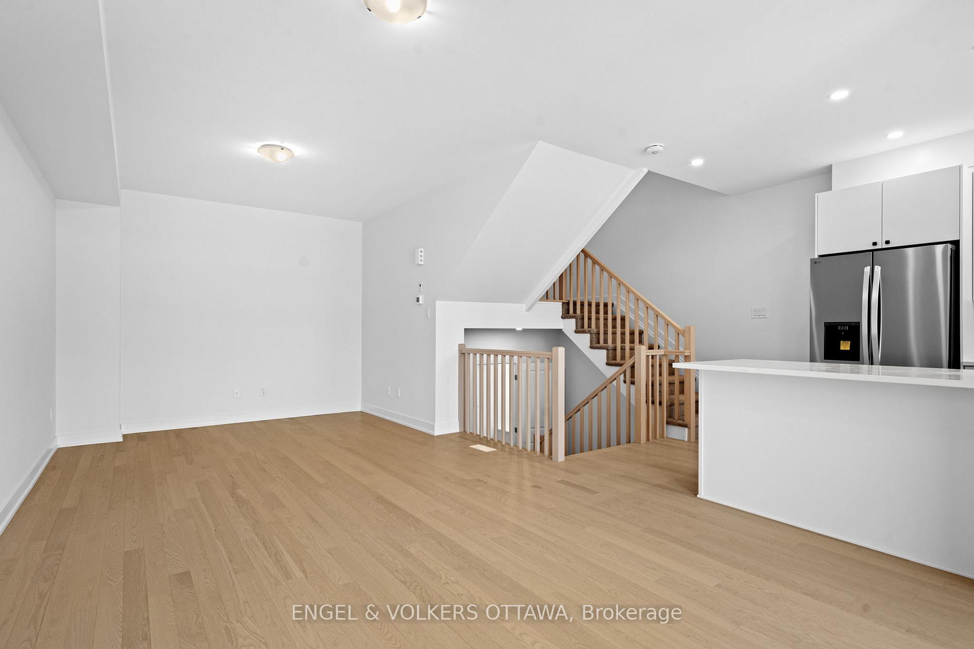 Photo 15 of 824 Anciano Crescent, Ottawa, Kanata - Emerald Meadows/Trailwest — HOMEH
