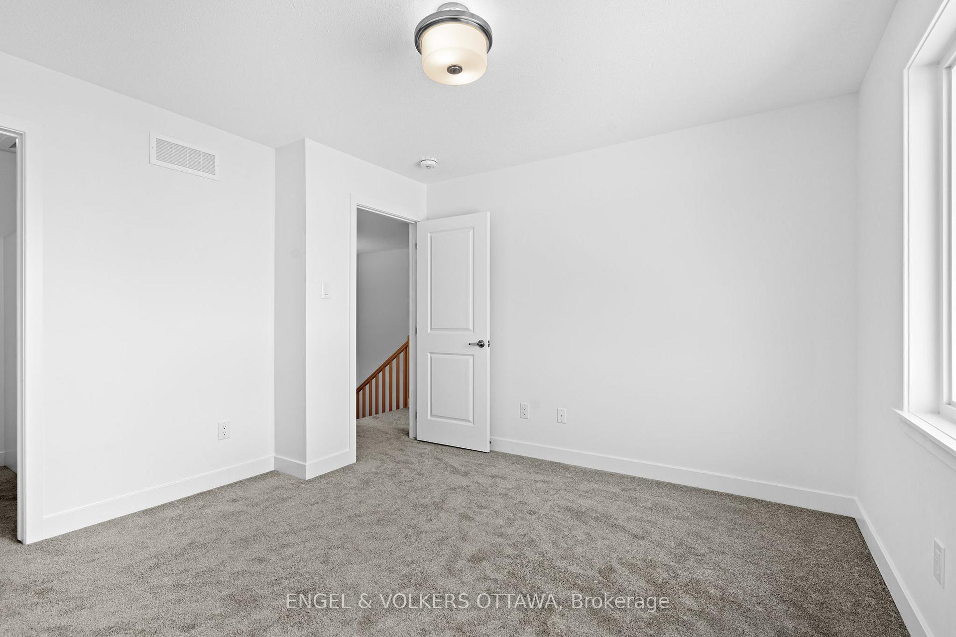 Photo 21 of 824 Anciano Crescent, Ottawa, Kanata - Emerald Meadows/Trailwest — HOMEH