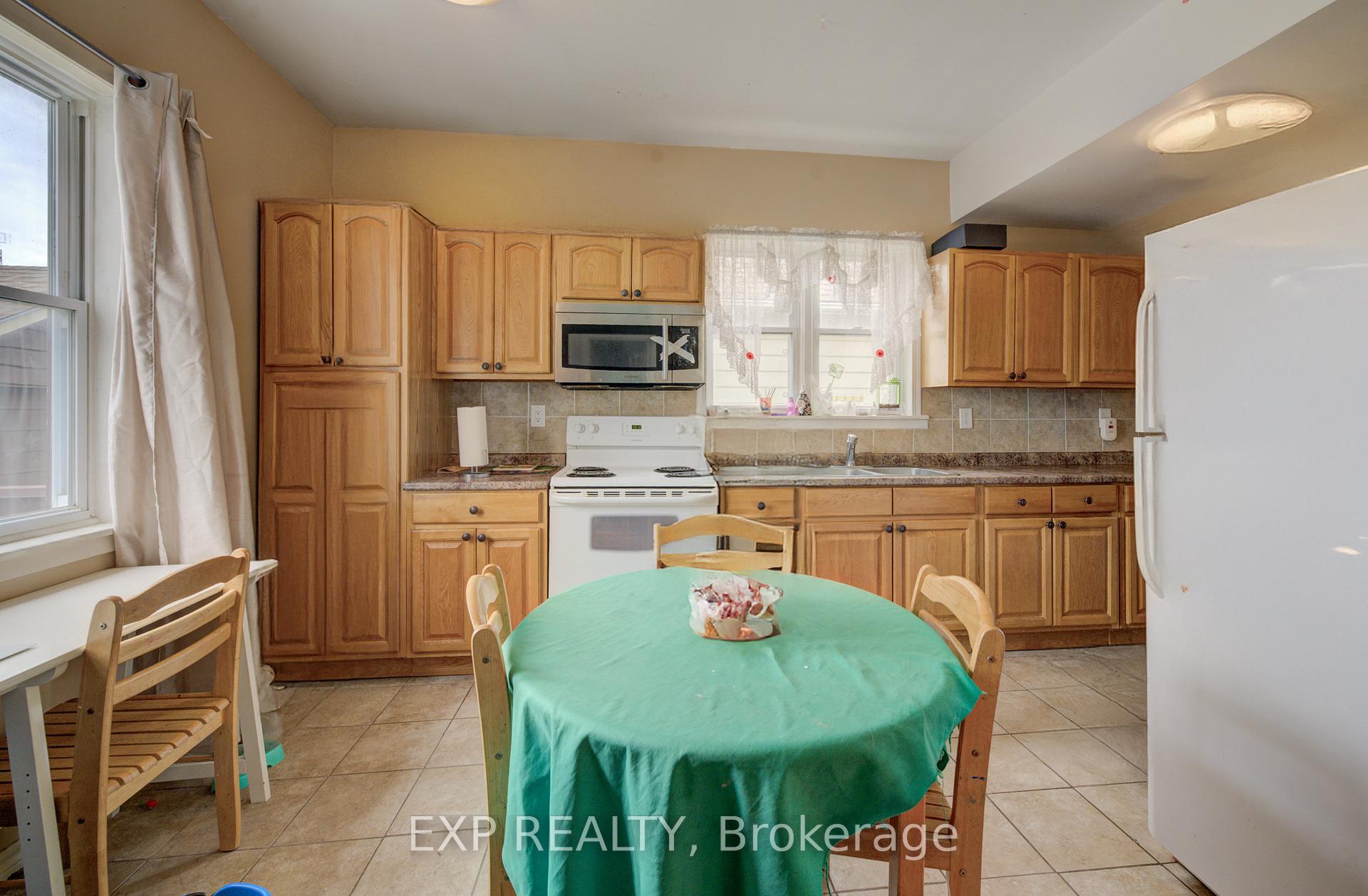 Photo 3 of 324 Maple Avenue, Kitchener, Northward — HOMEH