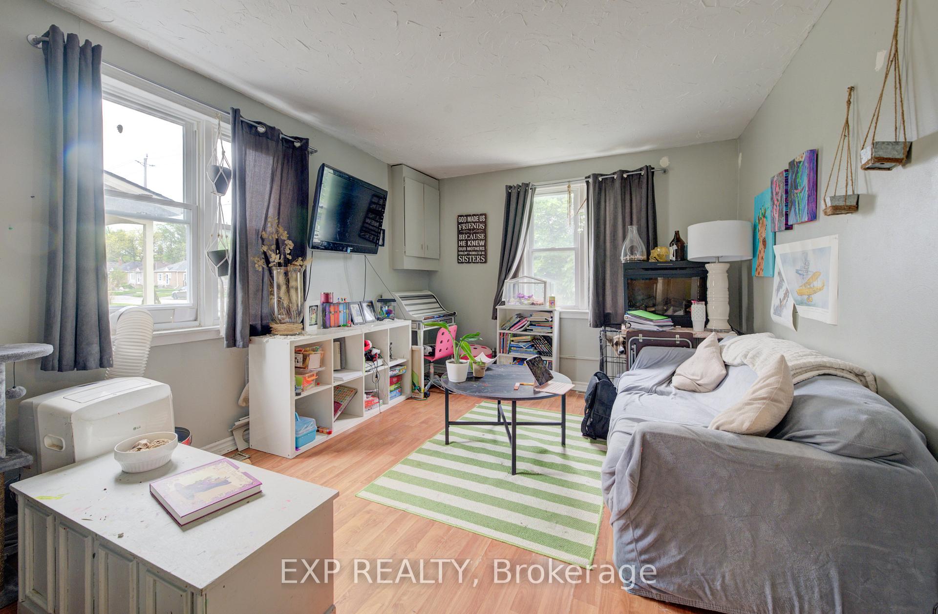 Photo 5 of 324 Maple Avenue, Kitchener, Northward — HOMEH