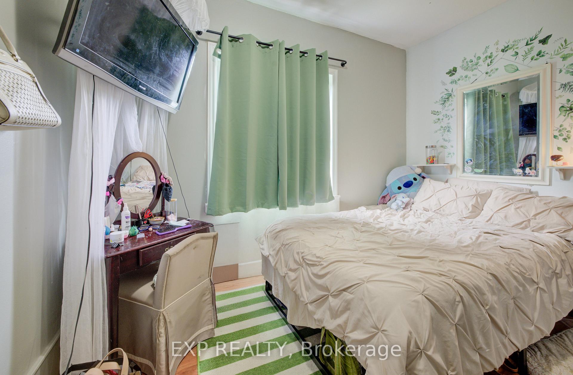 Photo 6 of 324 Maple Avenue, Kitchener, Northward — HOMEH