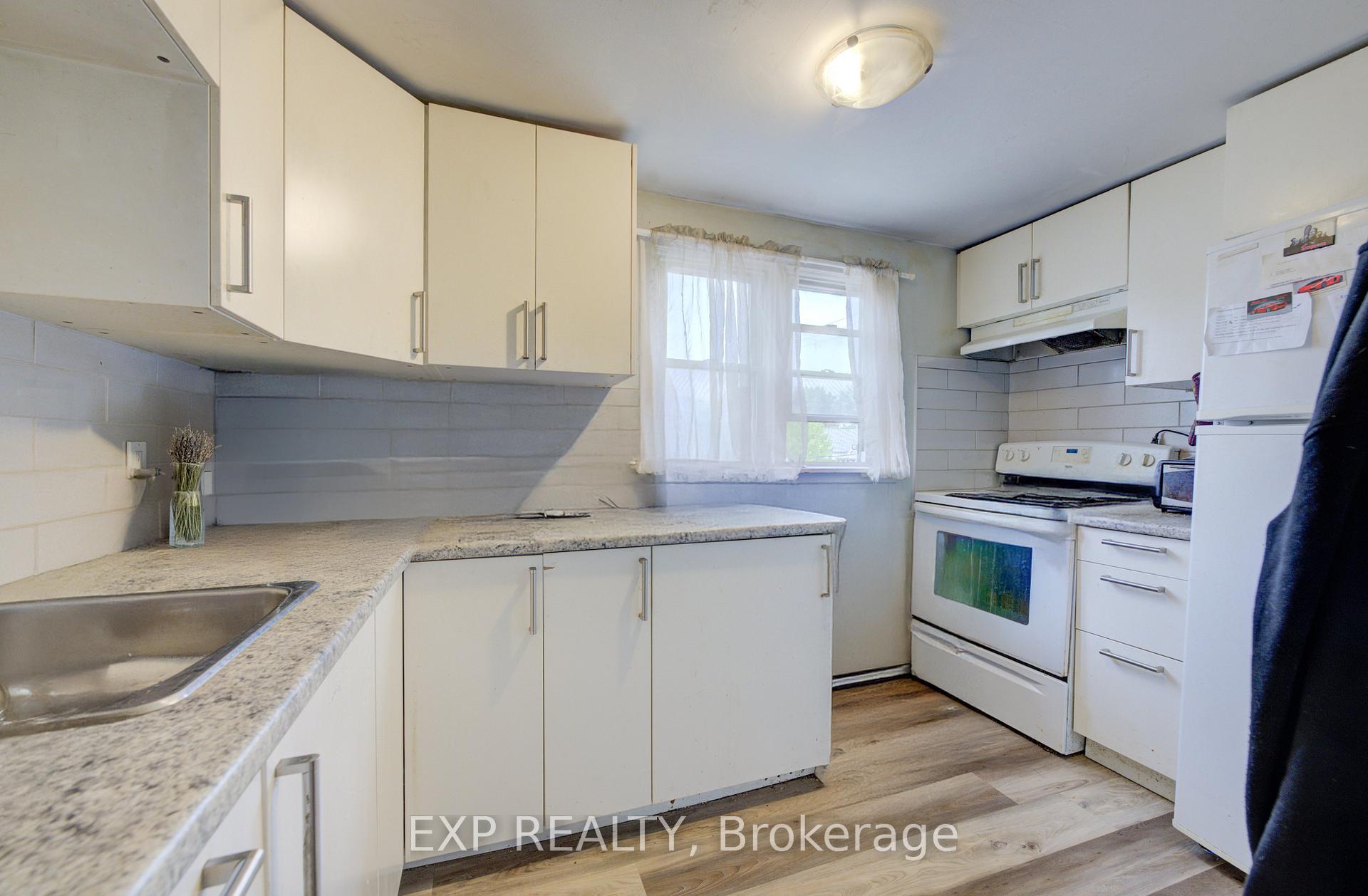Photo 8 of 324 Maple Avenue, Kitchener, Northward — HOMEH