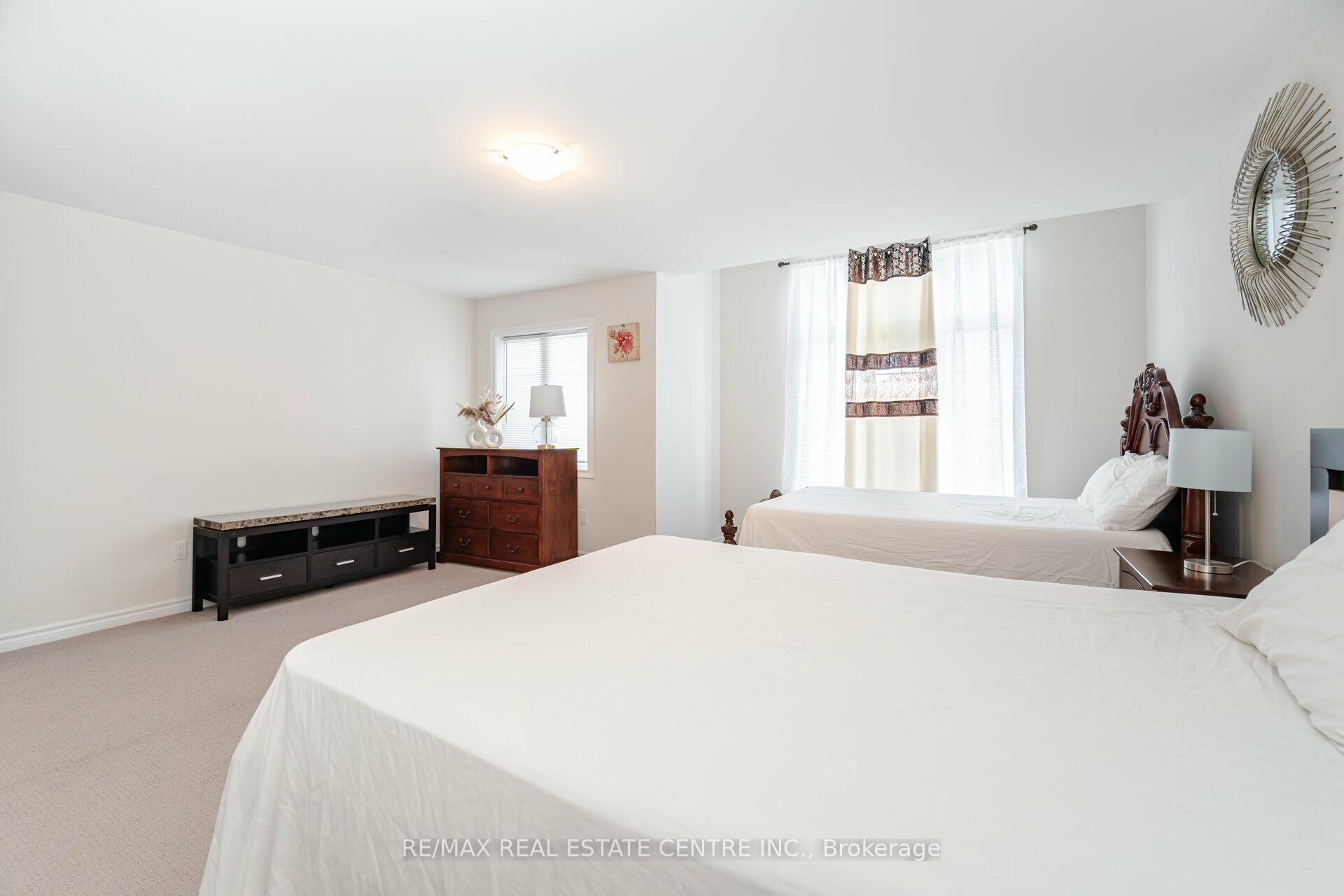 Photo 3 of 1304 Harrington Street, Innisfil, Lefroy — HOMEH