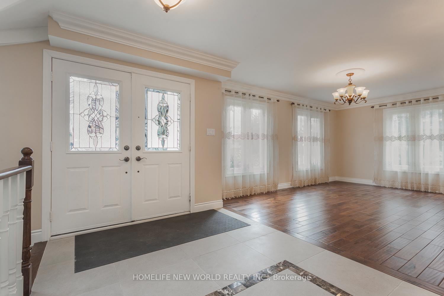 Photo 5 of 2 Burr Crescent, Markham, Buttonville — HOMEH