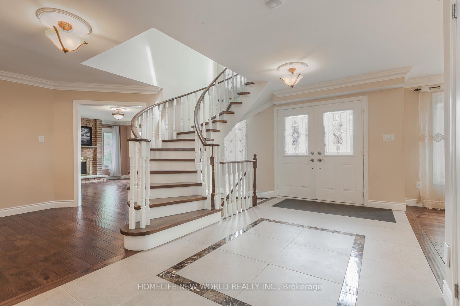 Photo 8 of 2 Burr Crescent, Markham, Buttonville — HOMEH