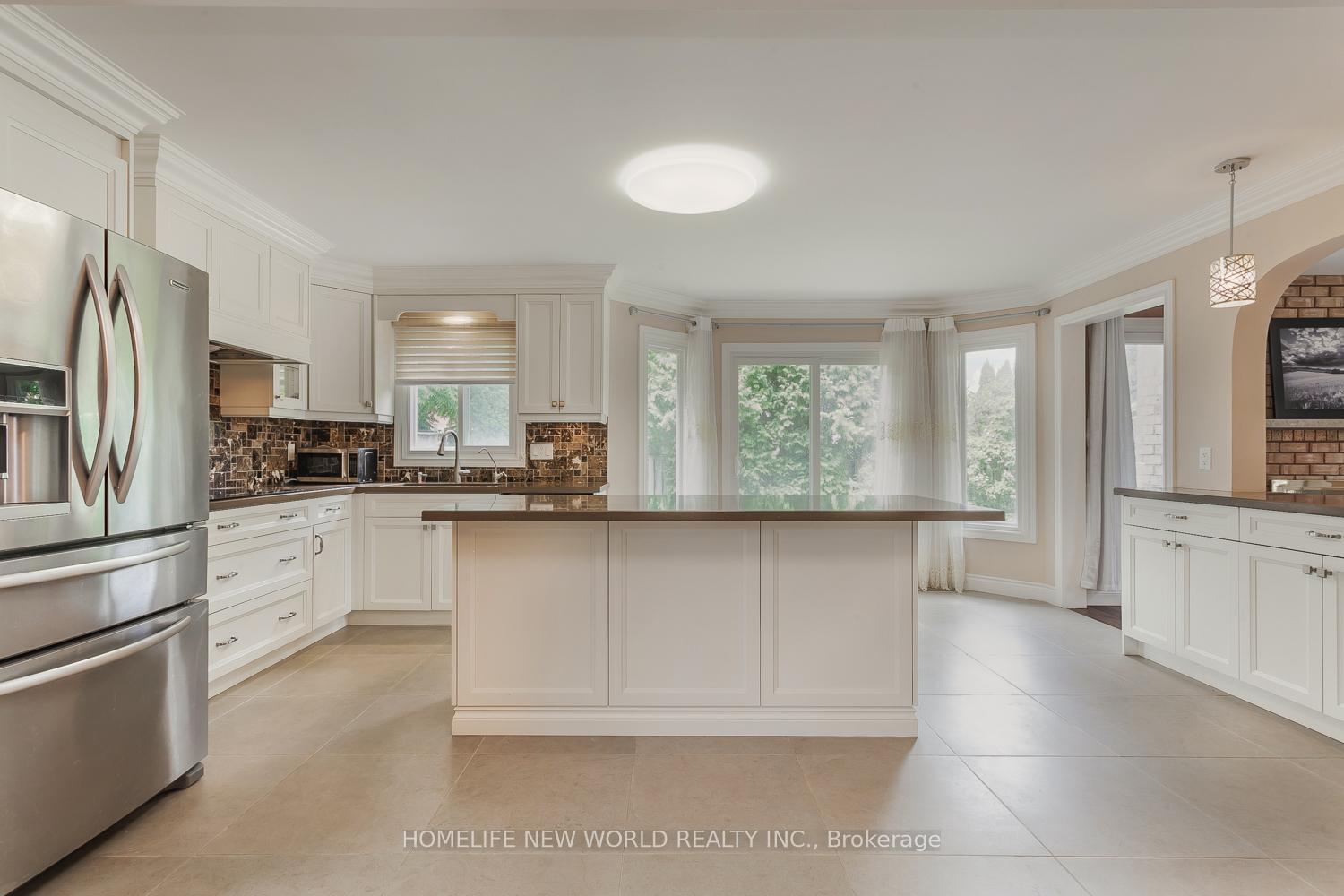 Photo 9 of 2 Burr Crescent, Markham, Buttonville — HOMEH