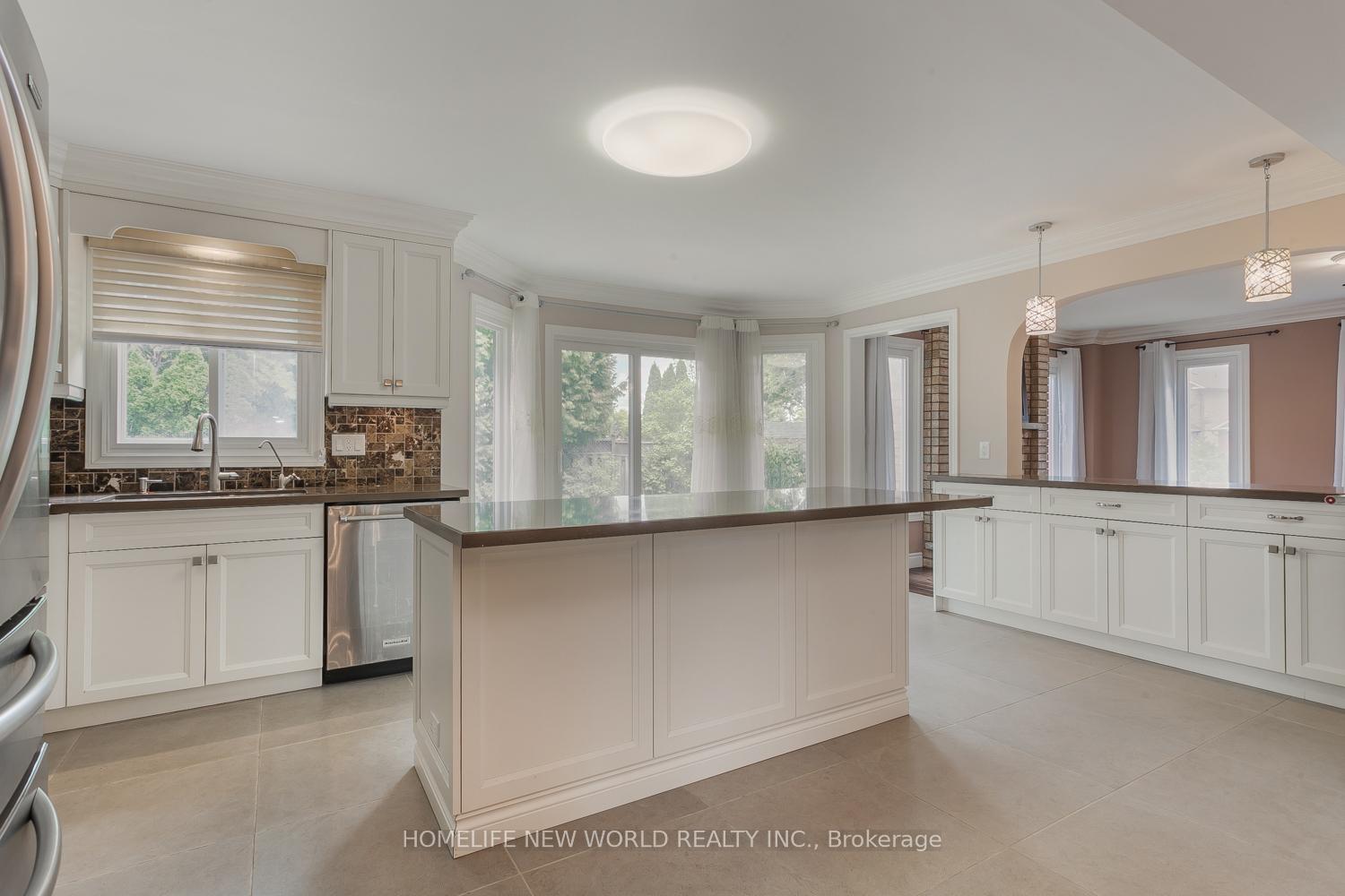 Photo 10 of 2 Burr Crescent, Markham, Buttonville — HOMEH