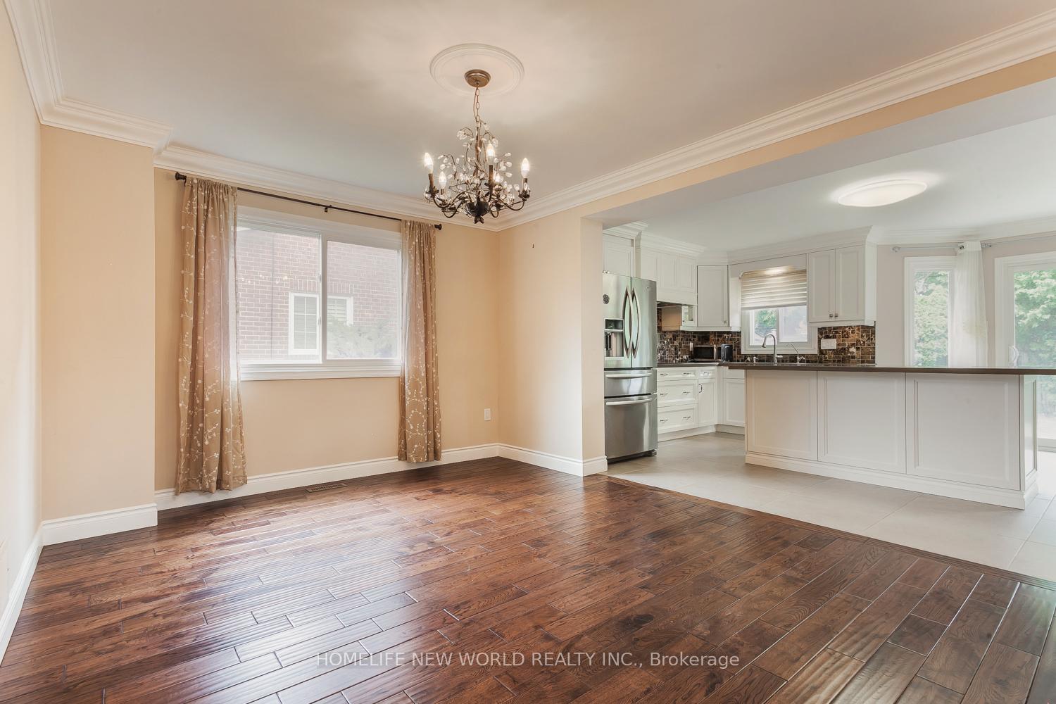 Photo 13 of 2 Burr Crescent, Markham, Buttonville — HOMEH