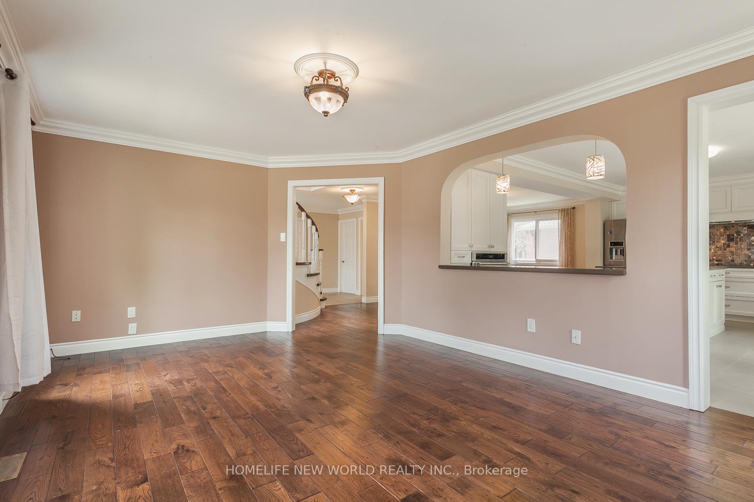 Photo 16 of 2 Burr Crescent, Markham, Buttonville — HOMEH
