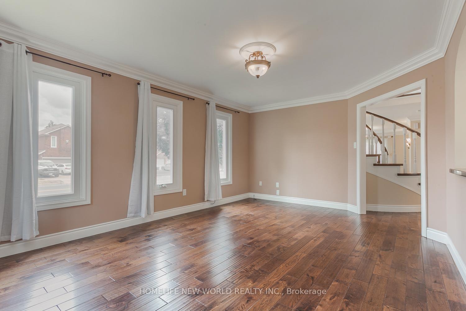 Photo 17 of 2 Burr Crescent, Markham, Buttonville — HOMEH
