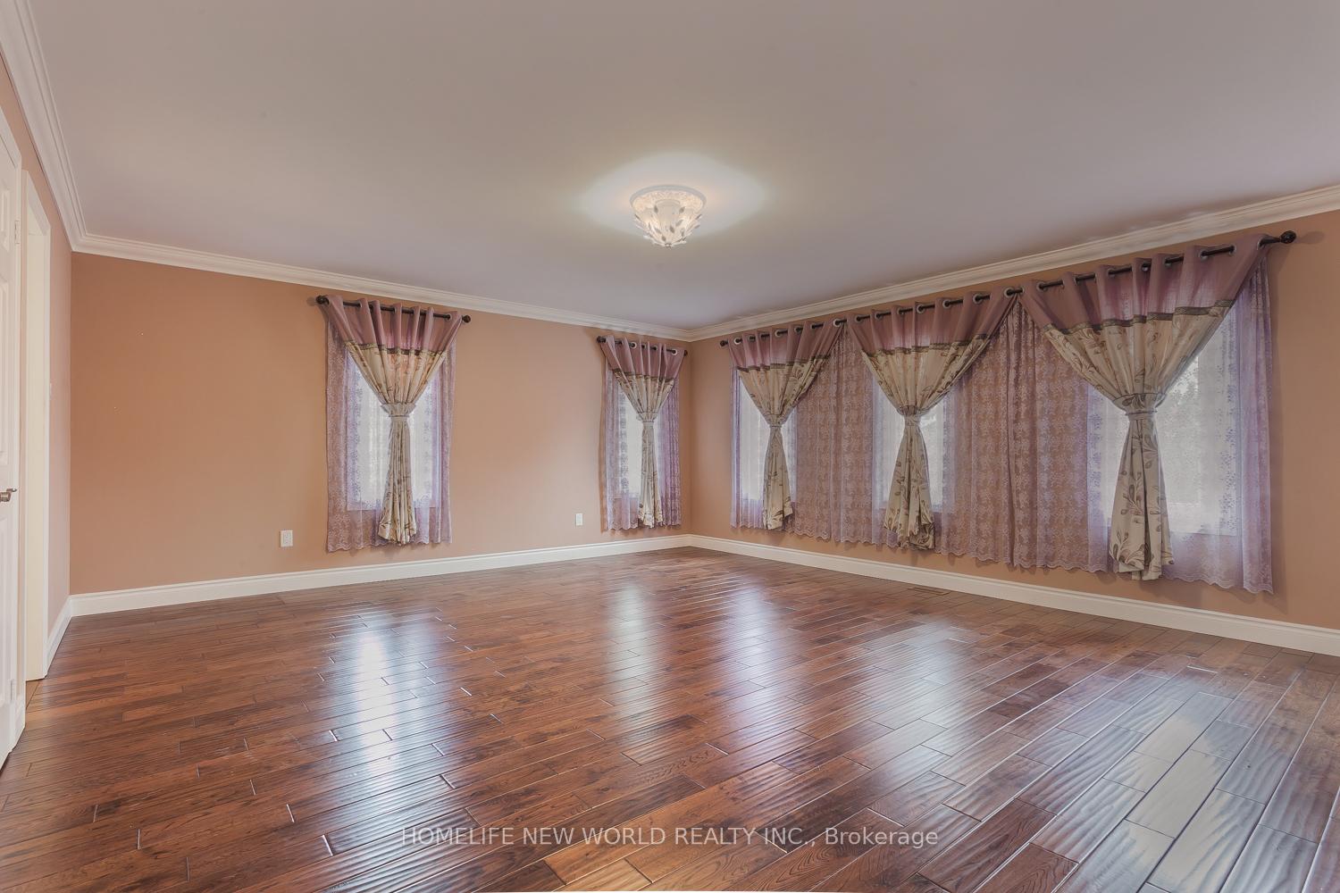 Photo 22 of 2 Burr Crescent, Markham, Buttonville — HOMEH
