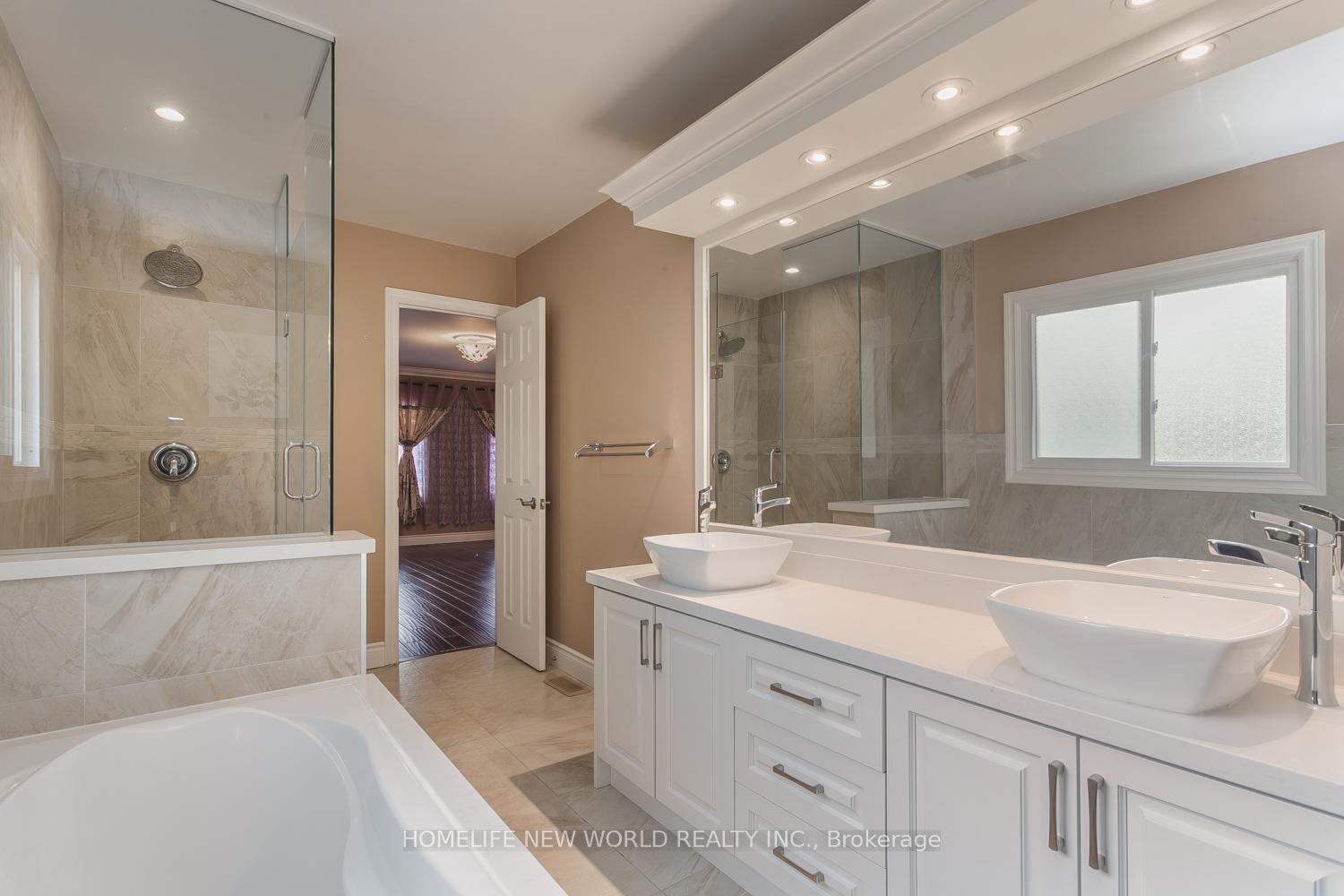 Photo 25 of 2 Burr Crescent, Markham, Buttonville — HOMEH