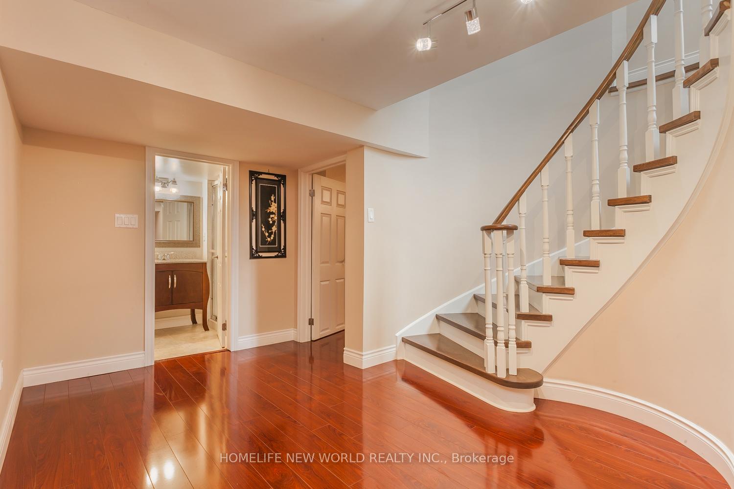 Photo 33 of 2 Burr Crescent, Markham, Buttonville — HOMEH