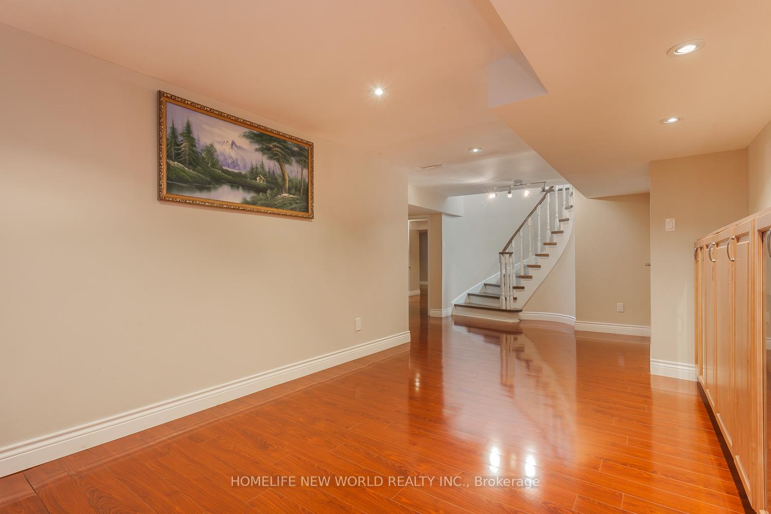 Photo 35 of 2 Burr Crescent, Markham, Buttonville — HOMEH