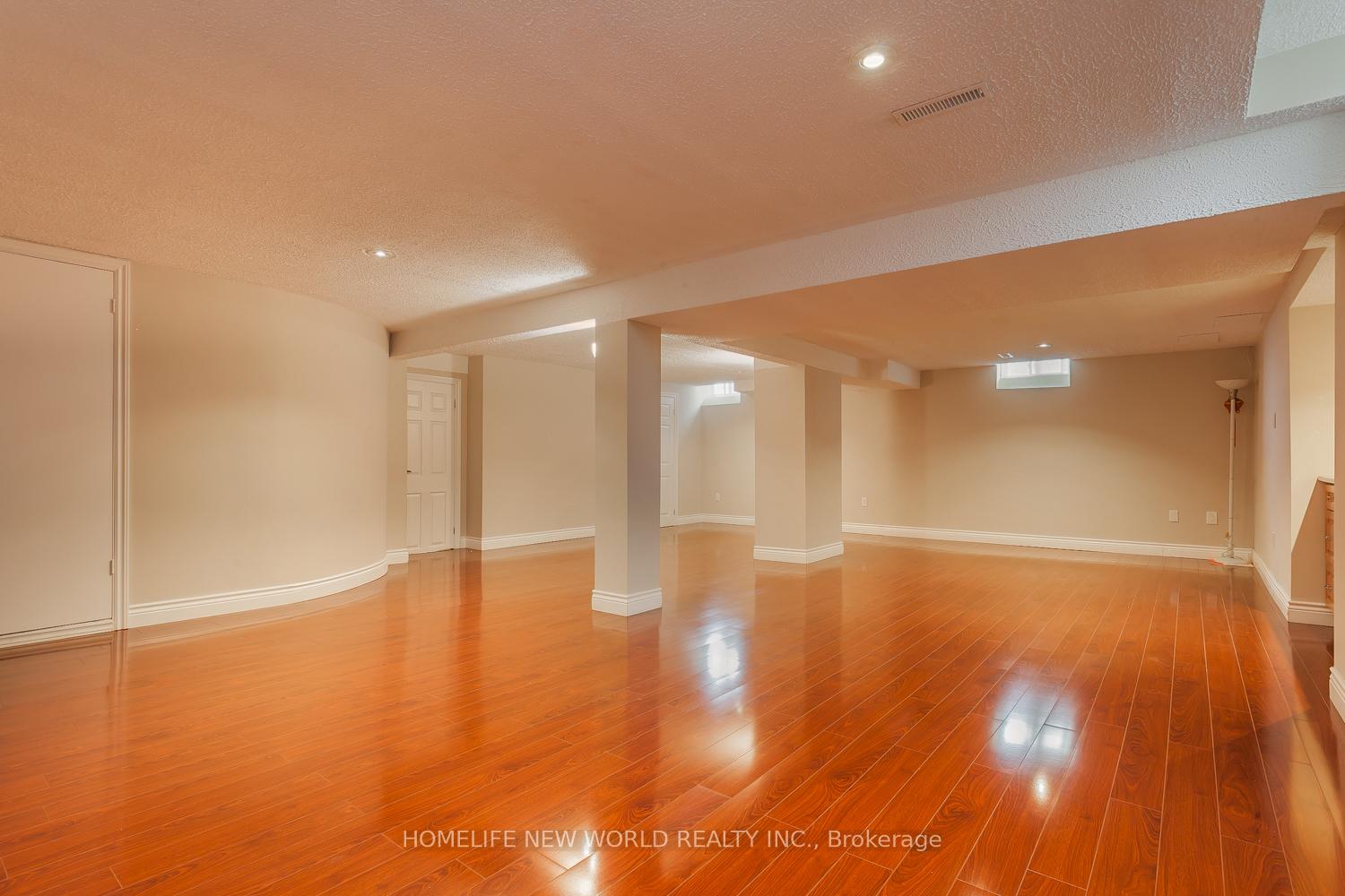 Photo 36 of 2 Burr Crescent, Markham, Buttonville — HOMEH