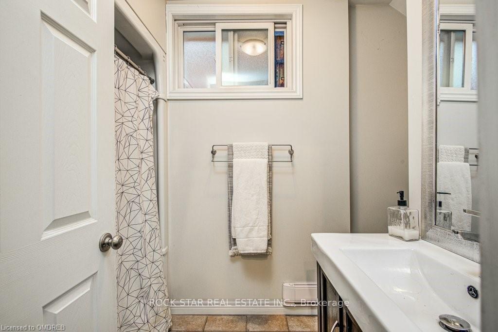 Photo 10 of Unit Unit 1/Main Floor, 322 Queen Street, Hamilton, Durand — HOMEH