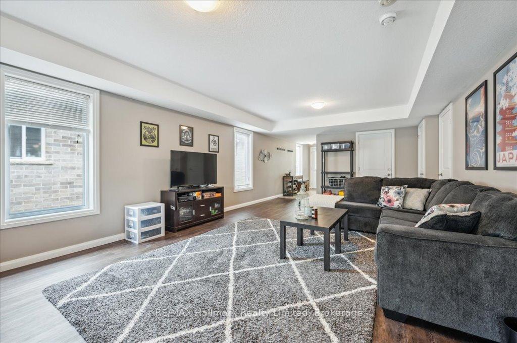 Photo 6 of 399 Greenfield Avenue, Kitchener — HOMEH
