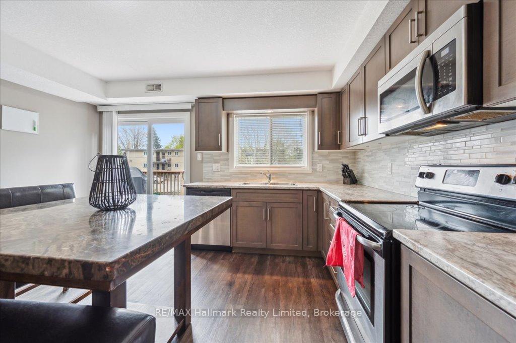 Photo 7 of 399 Greenfield Avenue, Kitchener — HOMEH