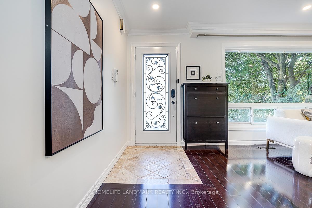 Photo 5 of 12 Paramount Road, Markham, Old Markham Village — HOMEH