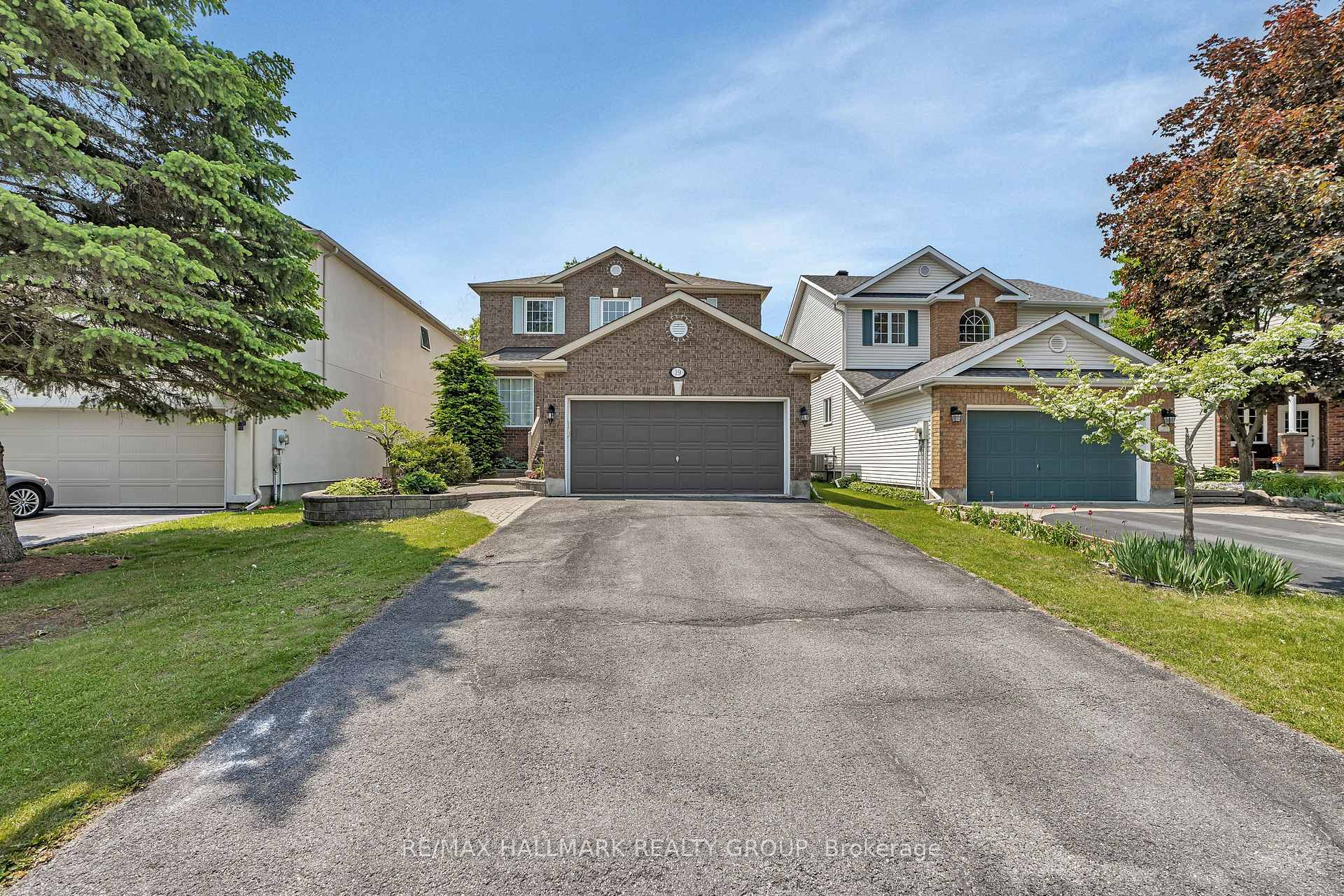 Photo 2 of 19 Langford Crescent, Ottawa, Kanata - Kanata Lakes/Heritage Hills — HOMEH